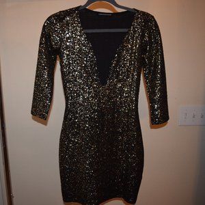 Foreign Exchange Quarter Sleeve Deep V Party Dress